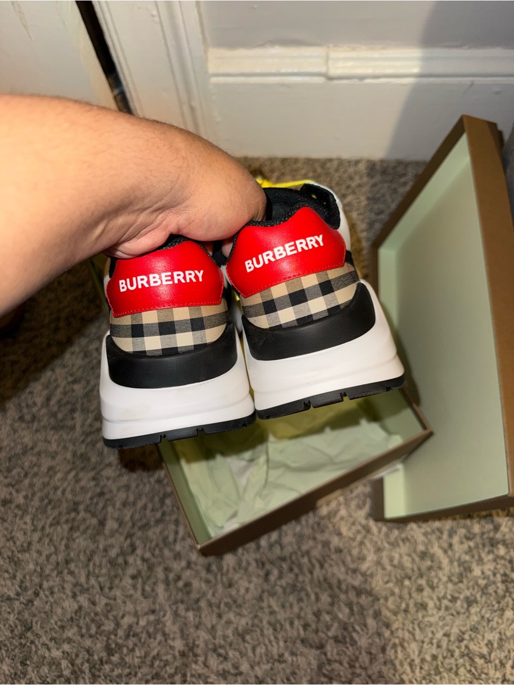 Burberry Sneakers (unisex) - Picture 7 of 8